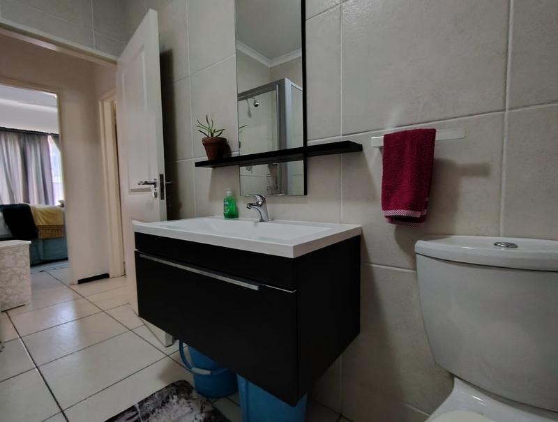 To Let 2 Bedroom Property for Rent in Greenstone Hill Gauteng