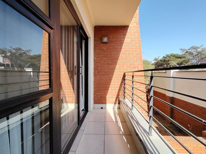 To Let 2 Bedroom Property for Rent in Greenstone Hill Gauteng