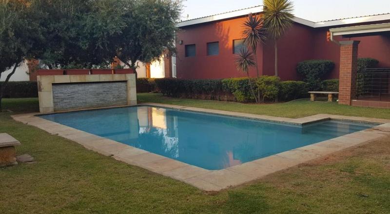 To Let 2 Bedroom Property for Rent in Greenstone Hill Gauteng