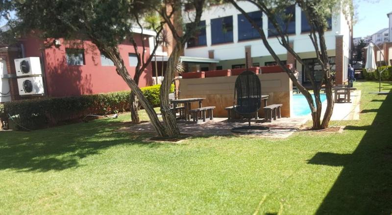 To Let 2 Bedroom Property for Rent in Greenstone Hill Gauteng