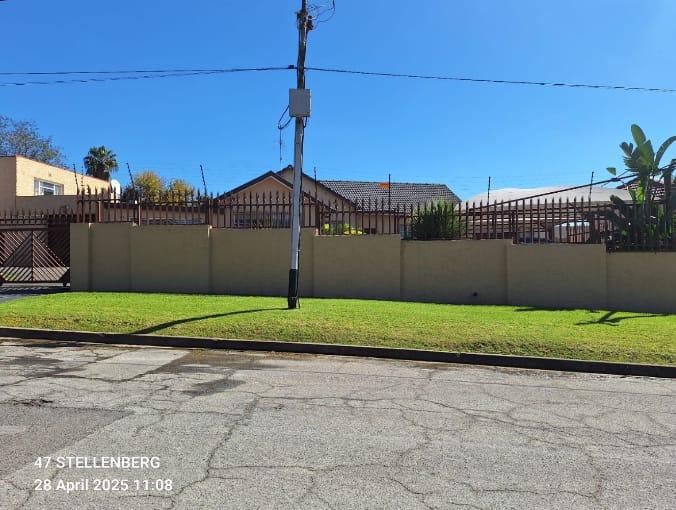 To Let 4 Bedroom Property for Rent in Lyndhurst Gauteng