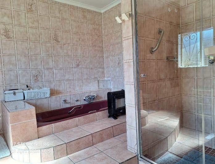 To Let 4 Bedroom Property for Rent in Lyndhurst Gauteng