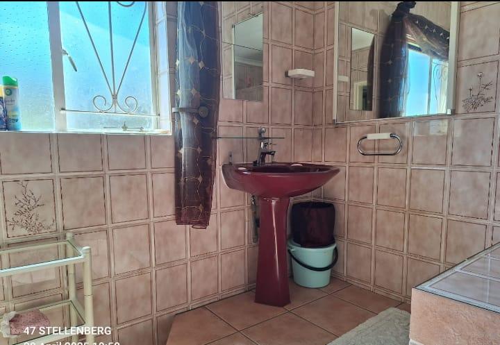 To Let 4 Bedroom Property for Rent in Lyndhurst Gauteng