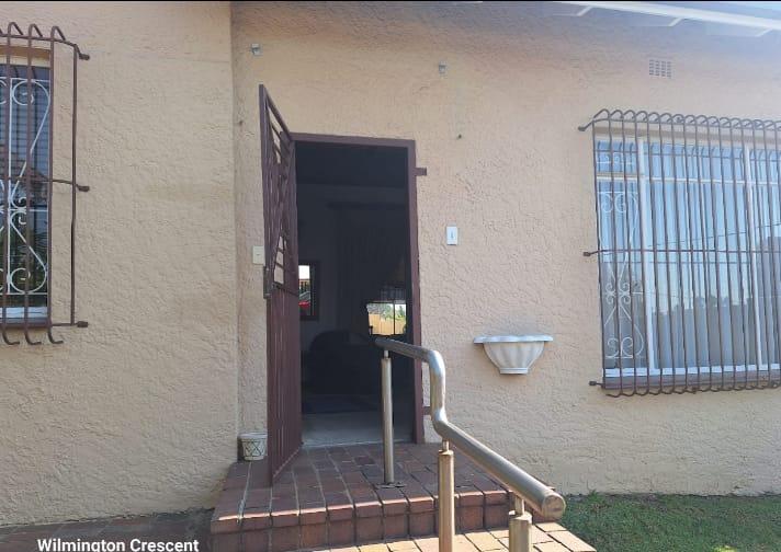 To Let 4 Bedroom Property for Rent in Lyndhurst Gauteng