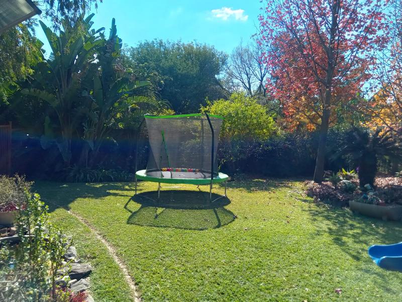 5 Bedroom Property for Sale in Wierda Park Gauteng