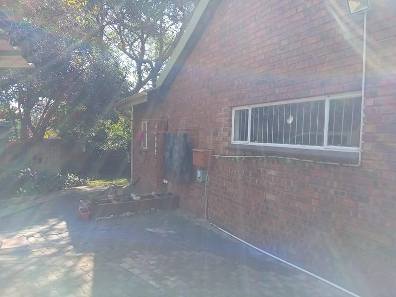 5 Bedroom Property for Sale in Wierda Park Gauteng