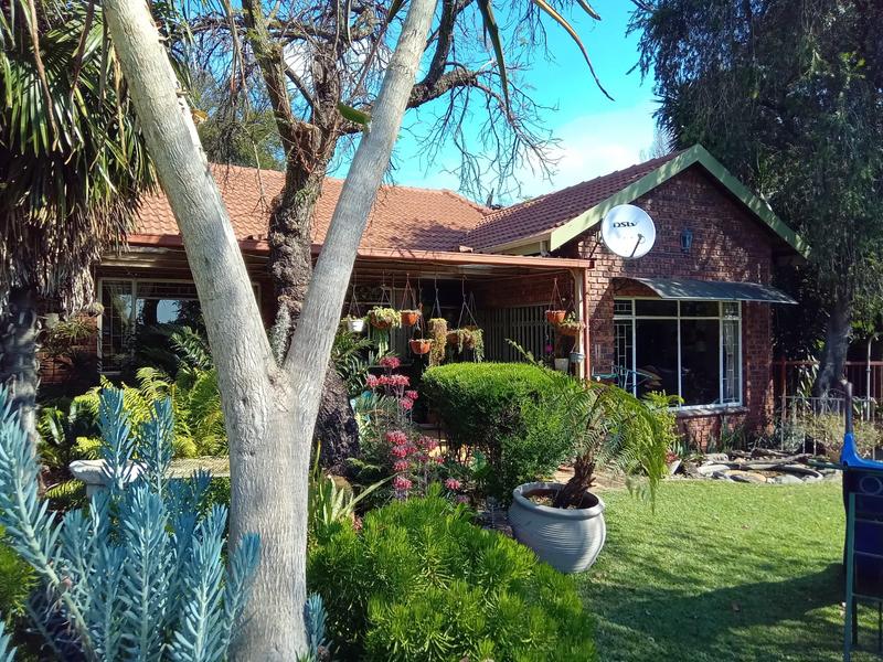 5 Bedroom Property for Sale in Wierda Park Gauteng