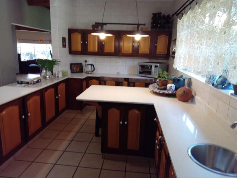 5 Bedroom Property for Sale in Wierda Park Gauteng