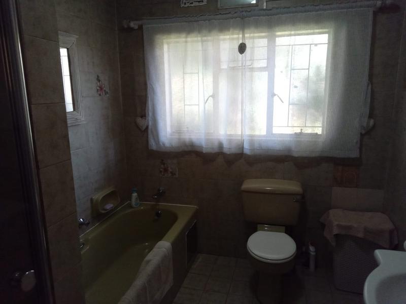 5 Bedroom Property for Sale in Wierda Park Gauteng
