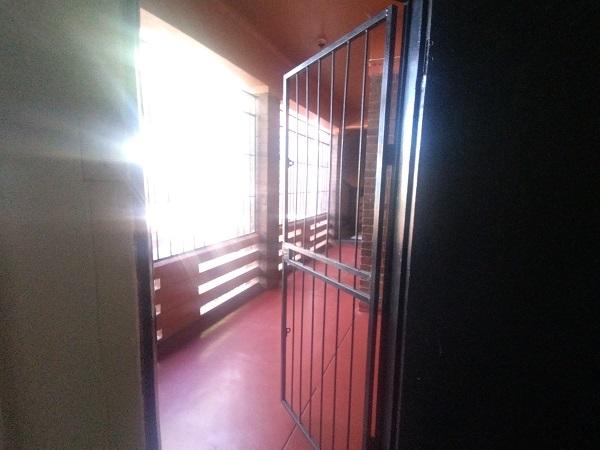 To Let 2 Bedroom Property for Rent in Yeoville Gauteng