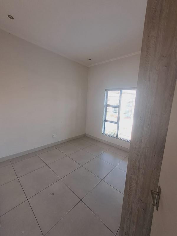 To Let 3 Bedroom Property for Rent in Broadacres Gauteng
