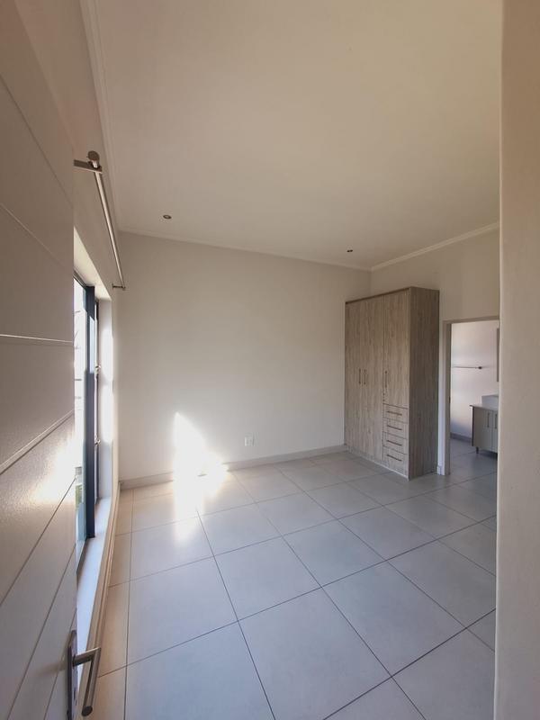 To Let 3 Bedroom Property for Rent in Broadacres Gauteng