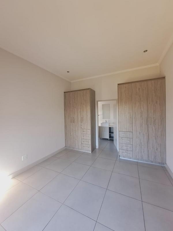To Let 3 Bedroom Property for Rent in Broadacres Gauteng