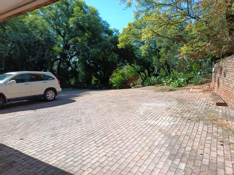 To Let 4 Bedroom Property for Rent in Little Falls Gauteng