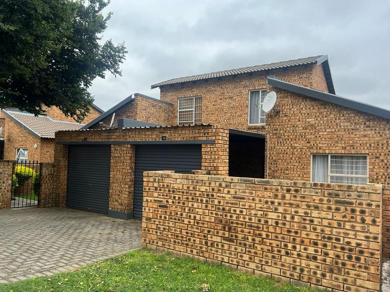 To Let 2 Bedroom Property for Rent in Honeydew Grove Gauteng