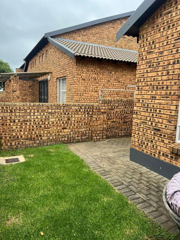 To Let 2 Bedroom Property for Rent in Honeydew Grove Gauteng