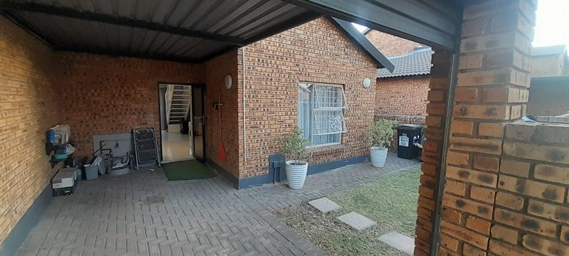 To Let 2 Bedroom Property for Rent in Honeydew Grove Gauteng