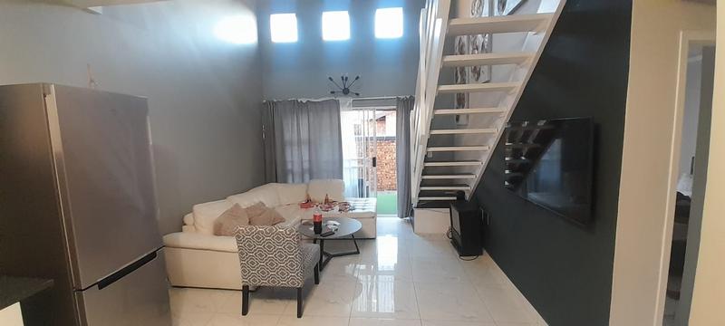 To Let 2 Bedroom Property for Rent in Honeydew Grove Gauteng