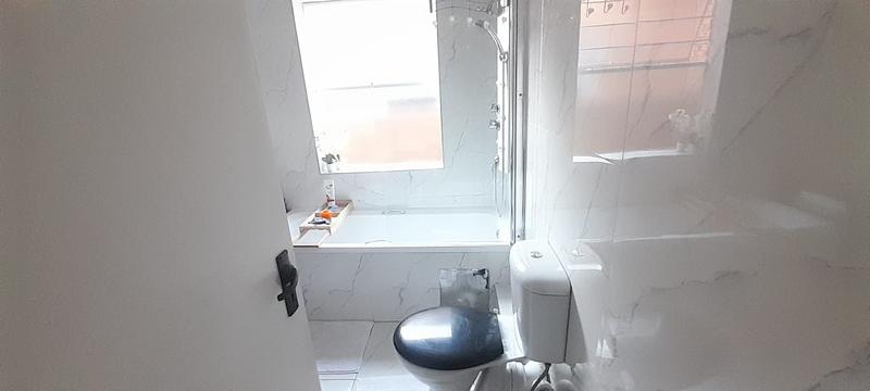 To Let 2 Bedroom Property for Rent in Honeydew Grove Gauteng