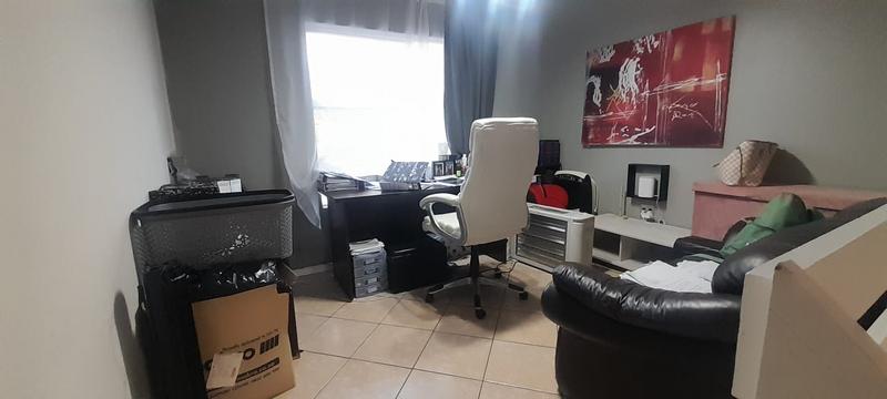 To Let 2 Bedroom Property for Rent in Honeydew Grove Gauteng