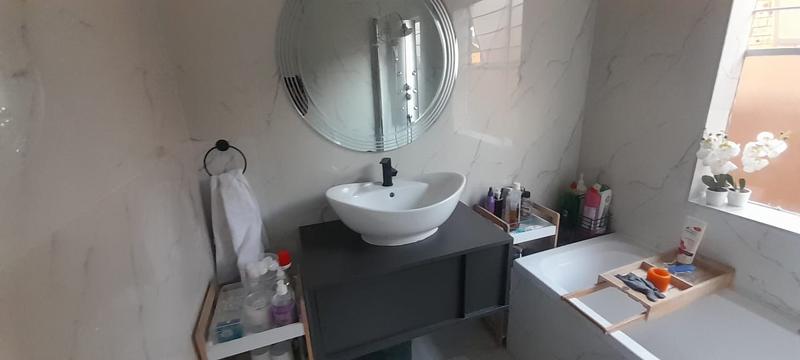 To Let 2 Bedroom Property for Rent in Honeydew Grove Gauteng