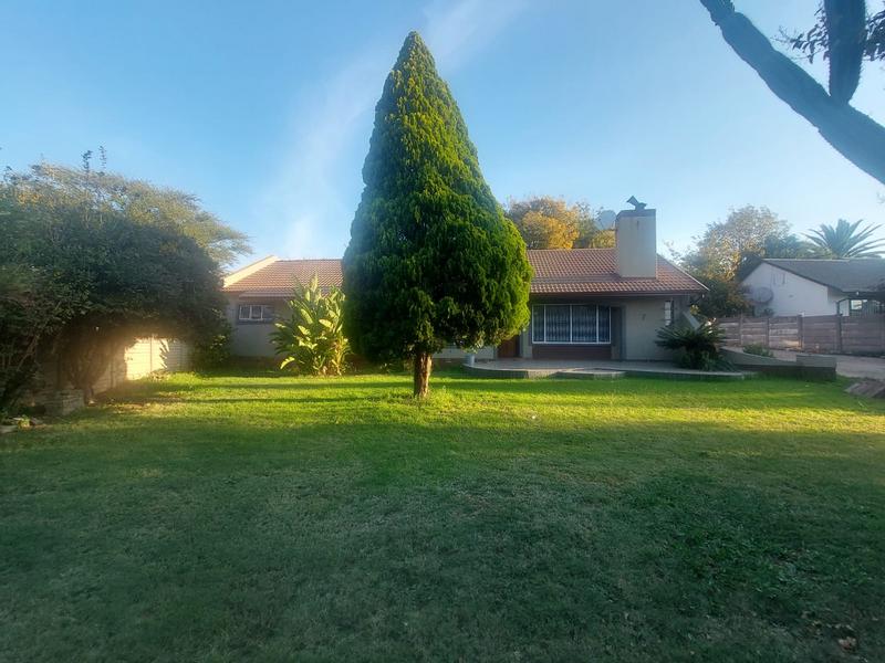 To Let 3 Bedroom Property for Rent in Birch Acres Gauteng