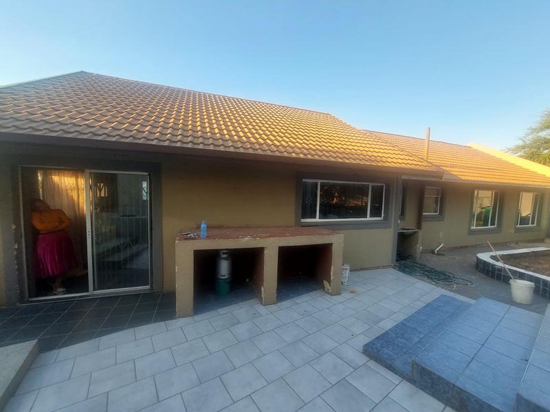 To Let 3 Bedroom Property for Rent in Birch Acres Gauteng
