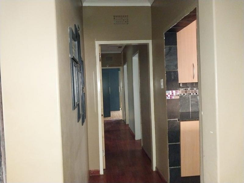 To Let 3 Bedroom Property for Rent in Birch Acres Gauteng
