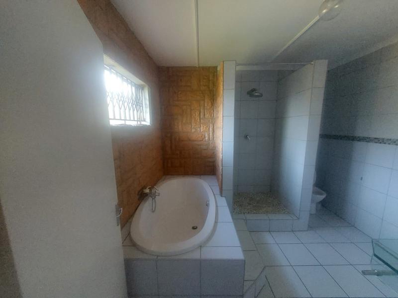 To Let 3 Bedroom Property for Rent in Birch Acres Gauteng