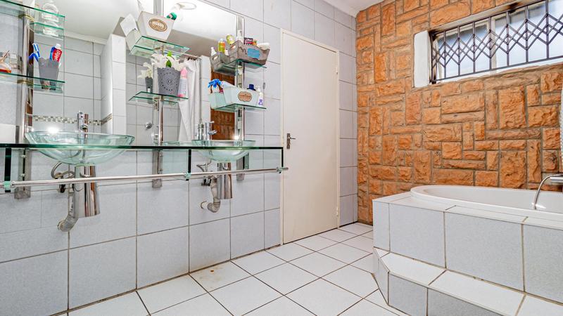 To Let 3 Bedroom Property for Rent in Birch Acres Gauteng
