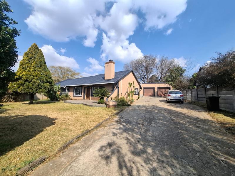 To Let 3 Bedroom Property for Rent in Birch Acres Gauteng