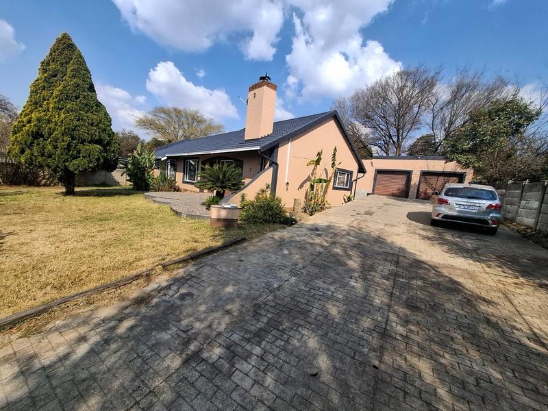 To Let 3 Bedroom Property for Rent in Birch Acres Gauteng