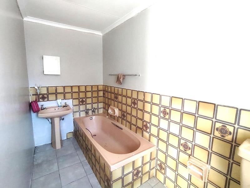 To Let 3 Bedroom Property for Rent in Lyttelton Gauteng