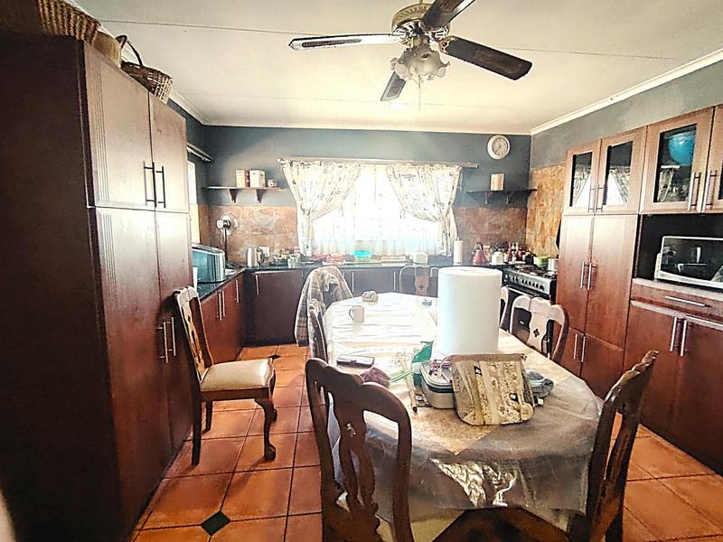 To Let 5 Bedroom Property for Rent in Rooihuiskraal Gauteng