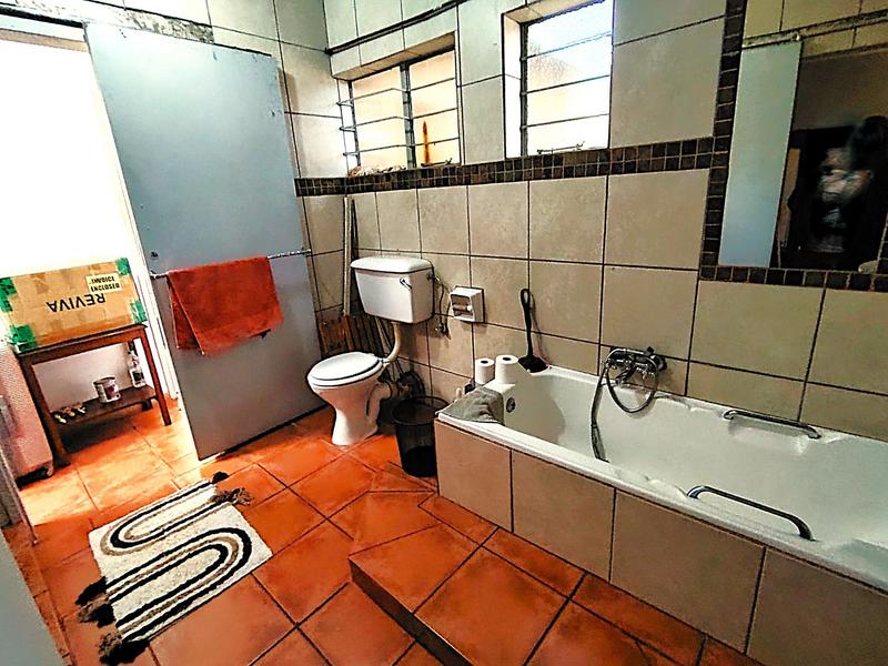 To Let 5 Bedroom Property for Rent in Rooihuiskraal Gauteng