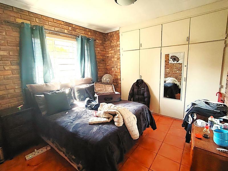 To Let 5 Bedroom Property for Rent in Rooihuiskraal Gauteng