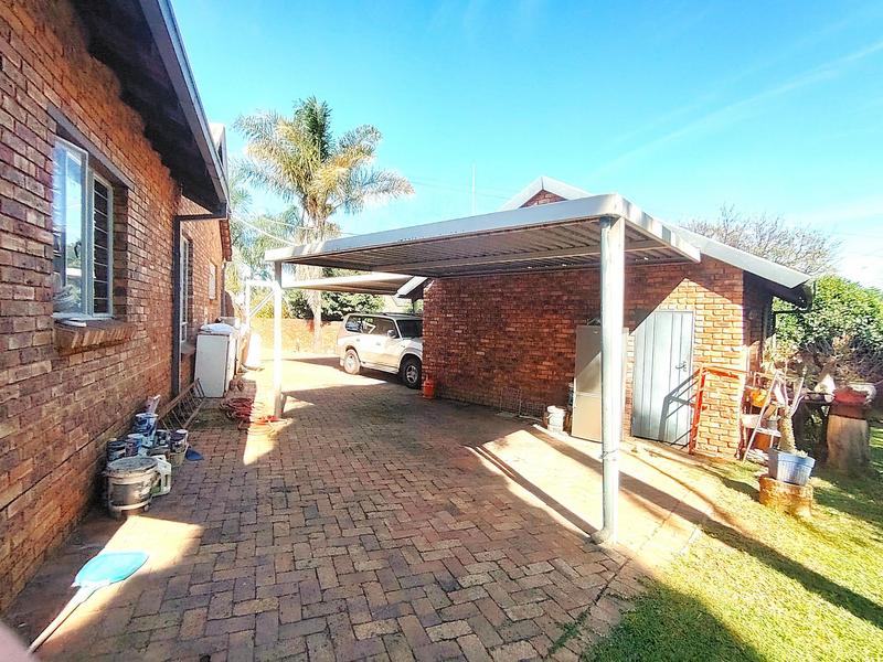 To Let 5 Bedroom Property for Rent in Rooihuiskraal Gauteng