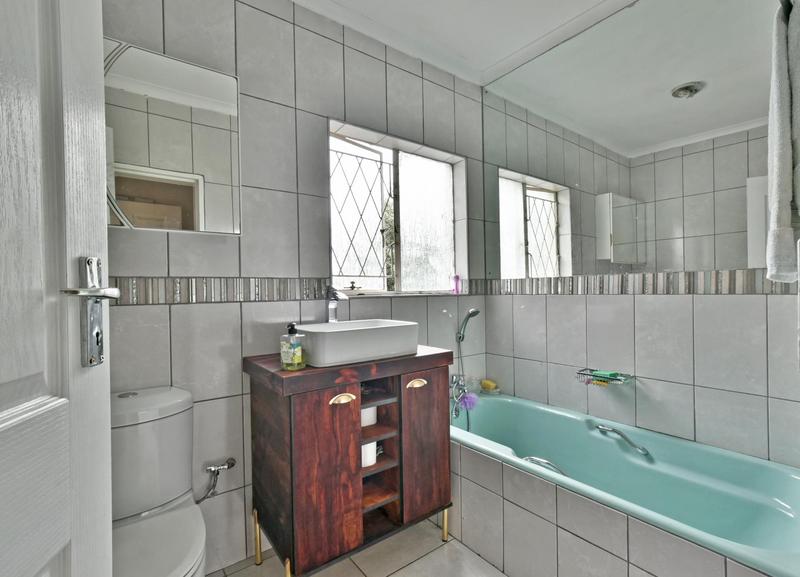 4 Bedroom Property for Sale in Ridgeway Gauteng
