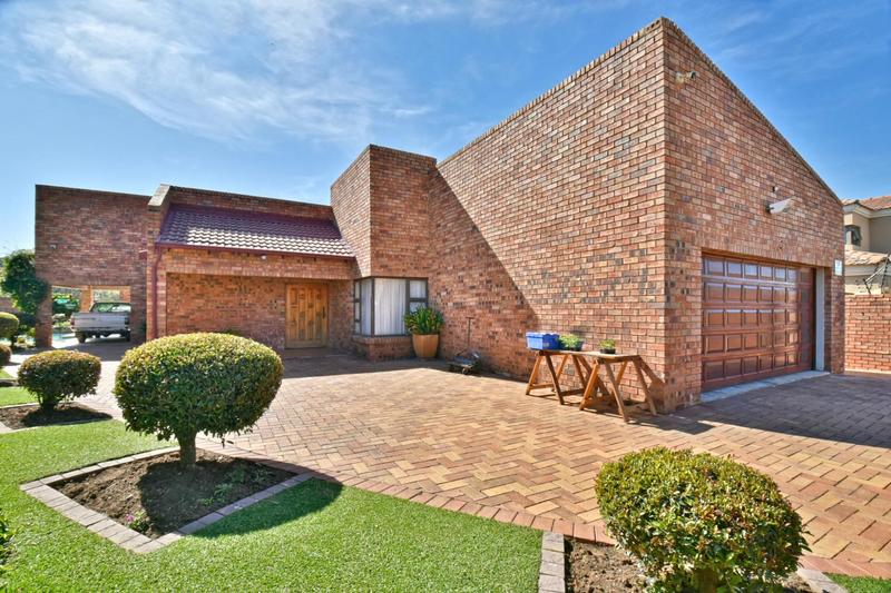 4 Bedroom Property for Sale in Liefde en Vrede Gauteng