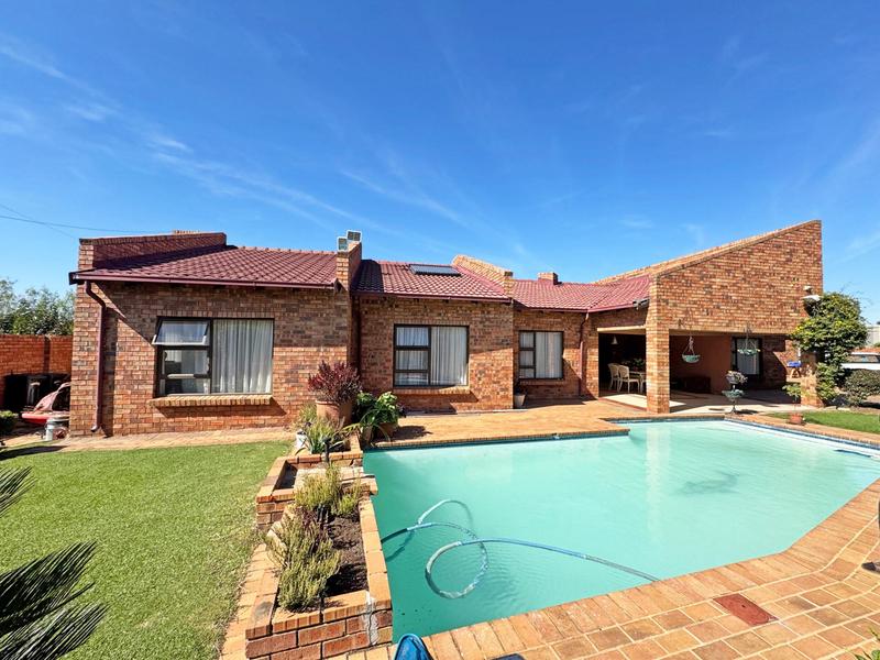 4 Bedroom Property for Sale in Liefde en Vrede Gauteng