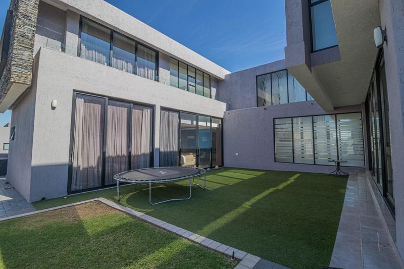 5 Bedroom Property for Sale in Midstream Ridge Gauteng