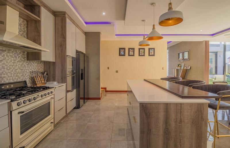 5 Bedroom Property for Sale in Midstream Ridge Gauteng