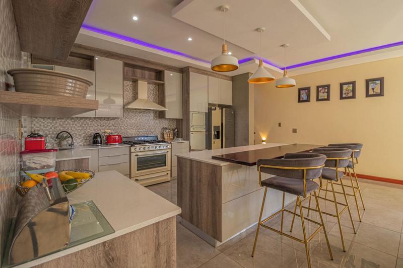 5 Bedroom Property for Sale in Midstream Ridge Gauteng