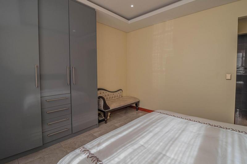 5 Bedroom Property for Sale in Midstream Ridge Gauteng