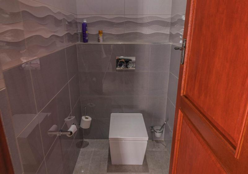 5 Bedroom Property for Sale in Midstream Ridge Gauteng