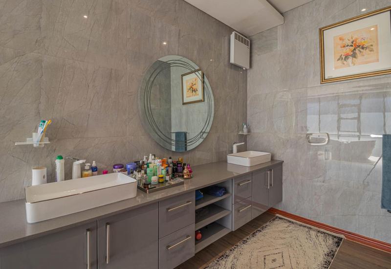 5 Bedroom Property for Sale in Midstream Ridge Gauteng