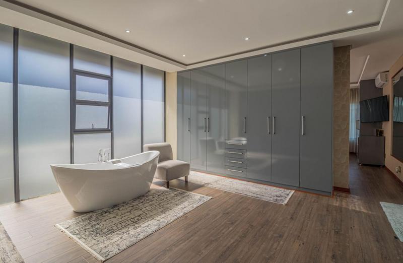 5 Bedroom Property for Sale in Midstream Ridge Gauteng
