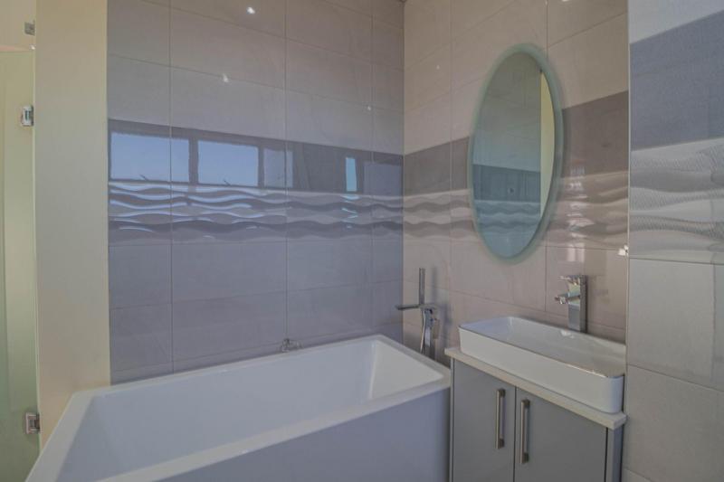 5 Bedroom Property for Sale in Midstream Ridge Gauteng