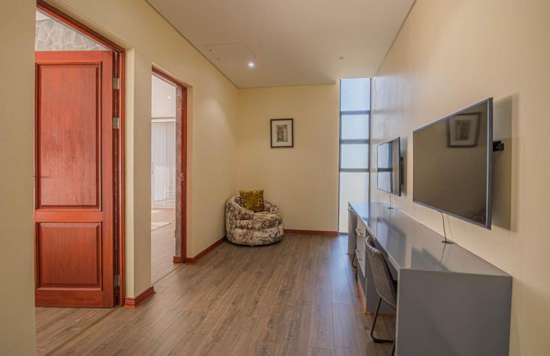 5 Bedroom Property for Sale in Midstream Ridge Gauteng