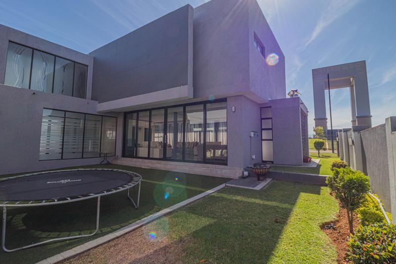 5 Bedroom Property for Sale in Midstream Ridge Gauteng